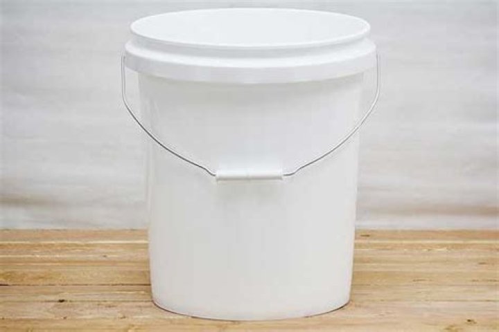 5 gallon paint bucket