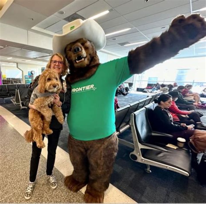 frontier pet policy