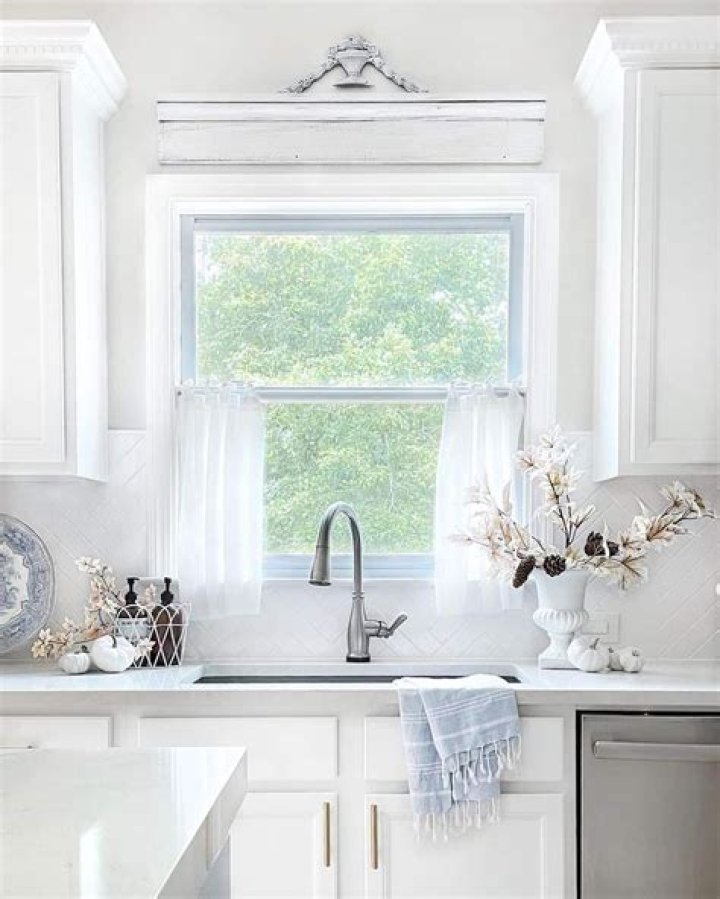 kitchen windows over sink