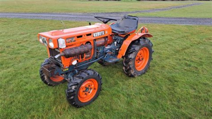 kubota b7100