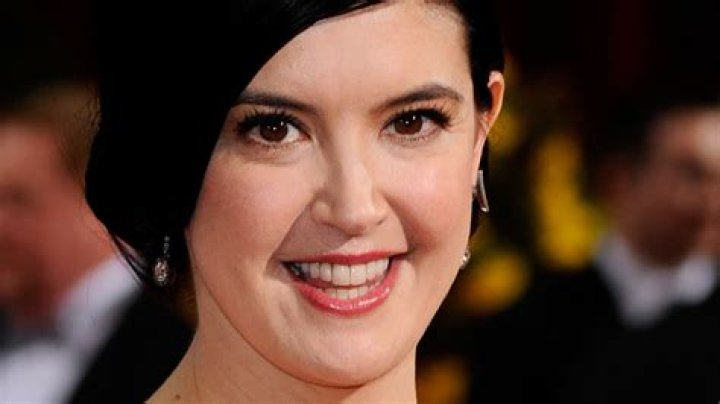 phoebe cates net worth