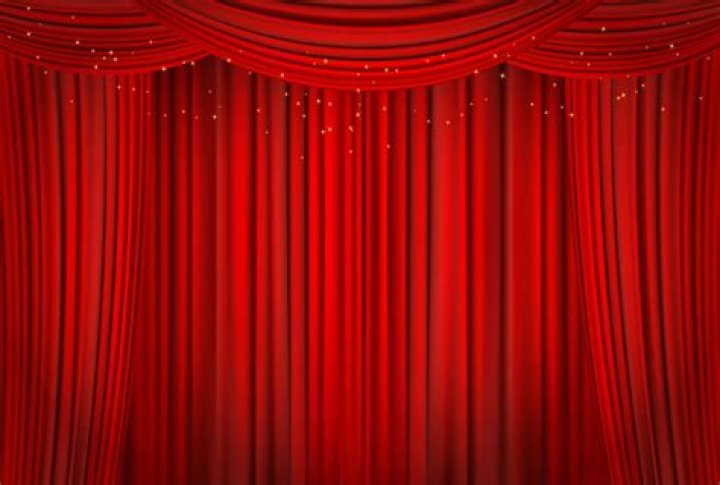 red curtain