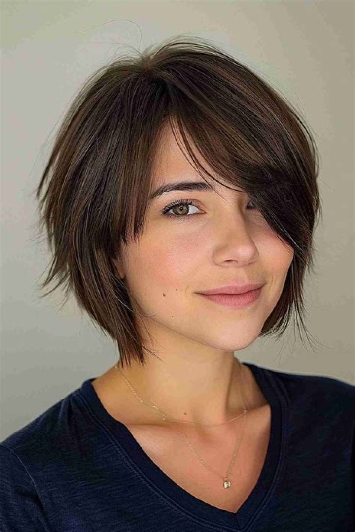 short haircut for thin hair to look thicker